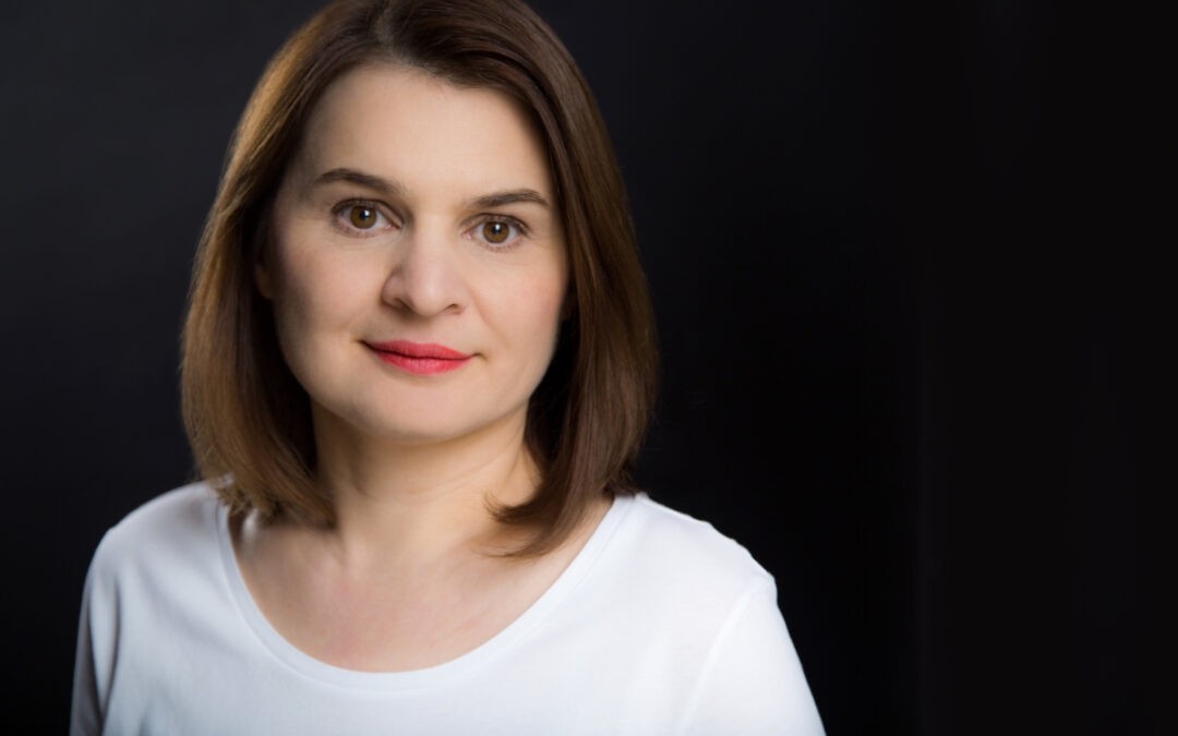 Katja Katschemba, Mentorin und Human Design Expertin, in einem natürlichen Portrait